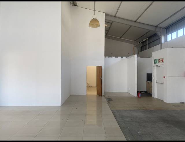 400M² RETAIL TO LET IN TOKAI
